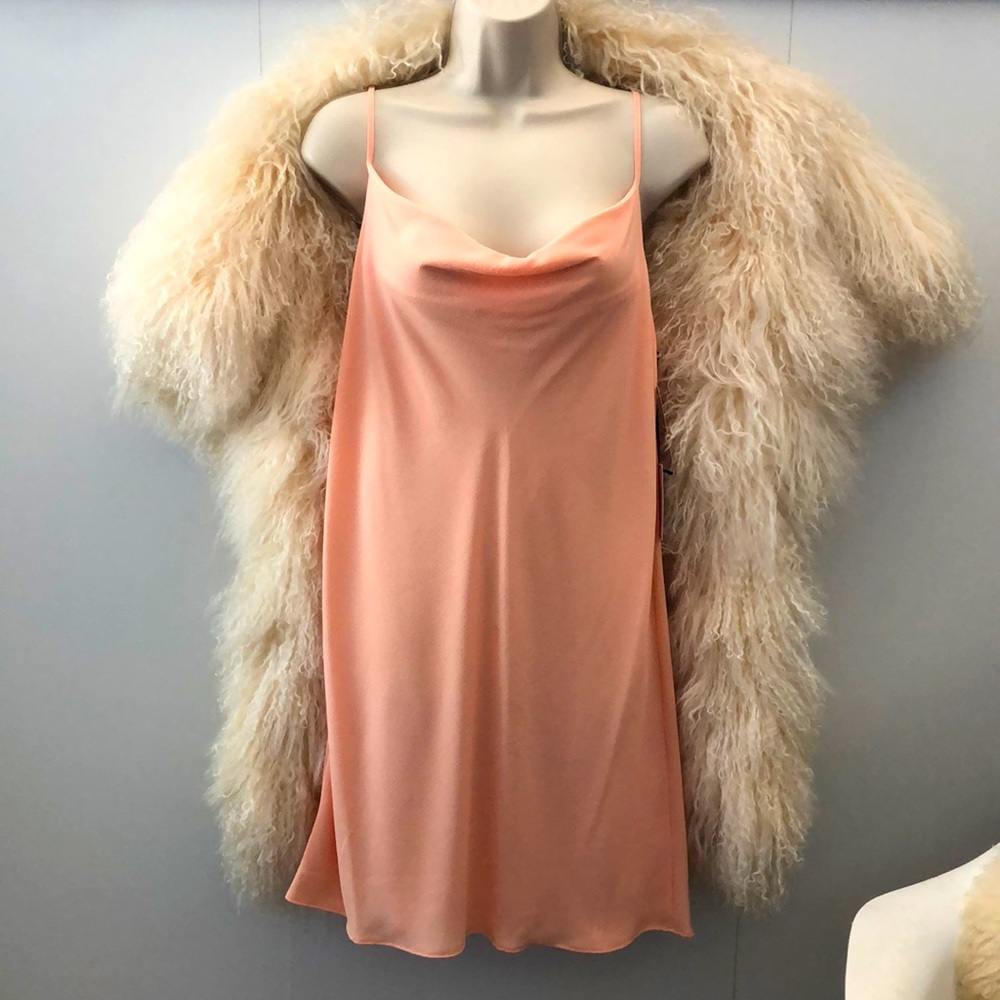 1State dress, light peach color NWT sz.M Open back design-Gorgeous and feminine
